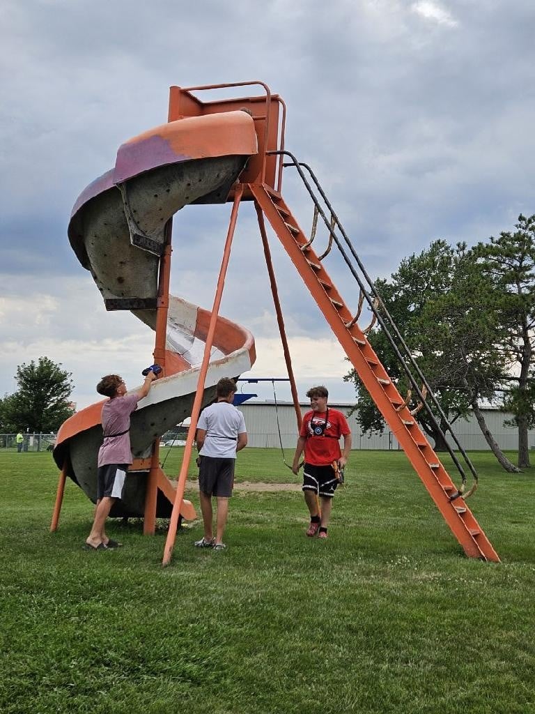 Cutty's Modern Playground Slide structures