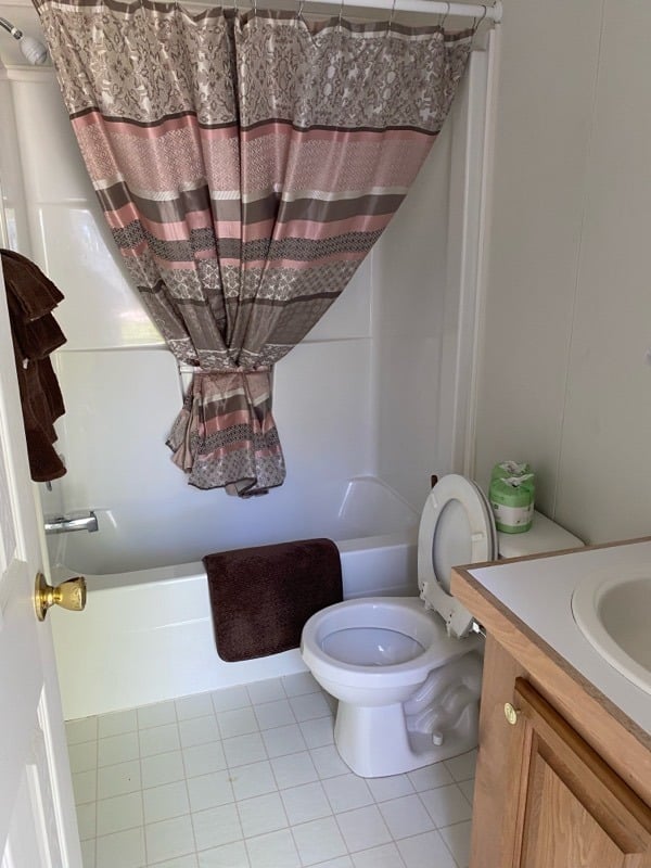 Park Model Restroom Full Bath Interior